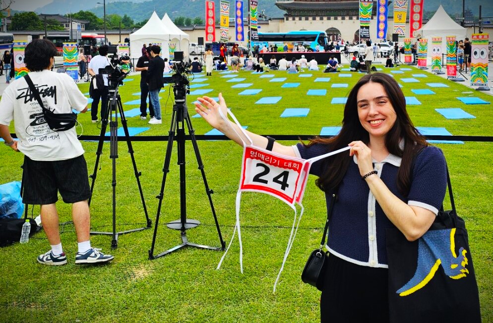 South Korea's Weird Space Out Contest: The 90-Minute Sit-Up Challenge