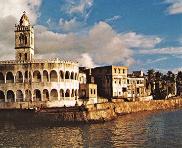 Introduction And History of Comoros